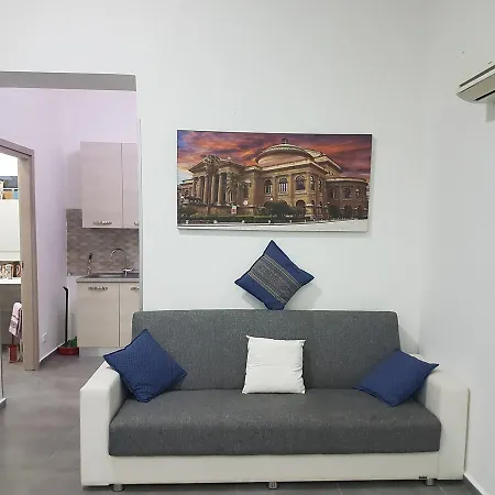 Lupin E Margot Al Borgo Vecchio Palermo